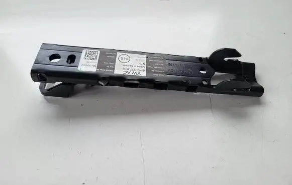 Skoda Superb B8 (3V) Seat belt height adjuster 