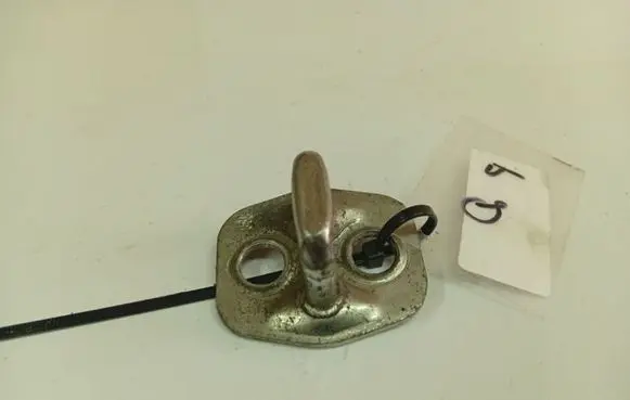 Renault Vel Satis Front door lock loop/hook striker
