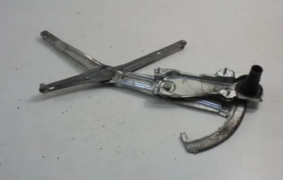 Volvo 740 Front door manual window regulator 1380282