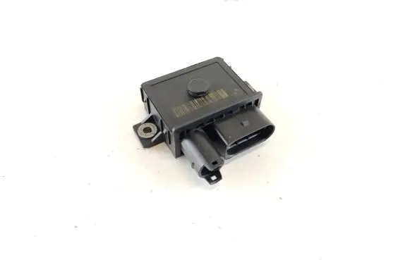 BMW 5 E60 E61 Glow plug pre-heat relay 8591724 E2110022352 0006354630