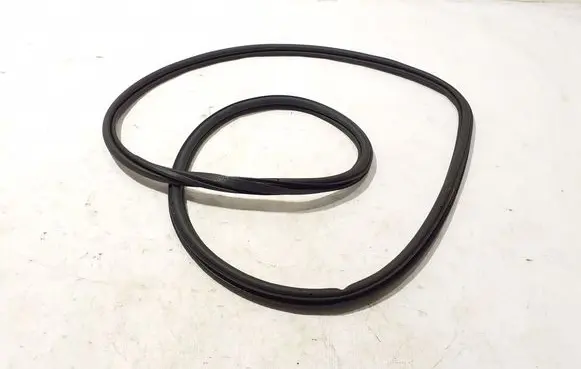 Volvo C40 Front door rubber seal 32274524