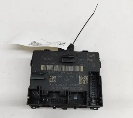 Volkswagen Touran III Door control unit/module 5Q0959592F