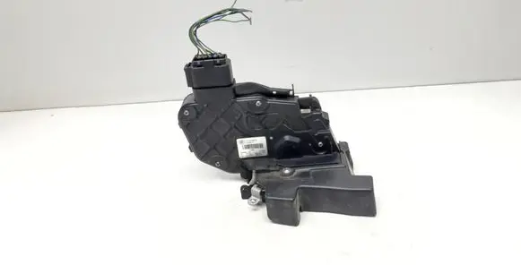 Volvo V70 Front door lock 31253673