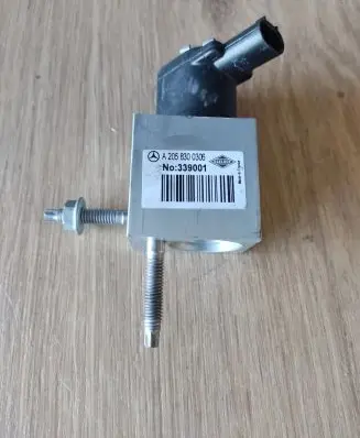 Mercedes-Benz E W213 Air conditioning (A/C) expansion valve A2058300306 339001