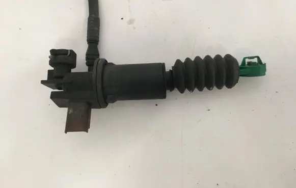 Peugeot 307 Clutch slave cylinder 9812926180