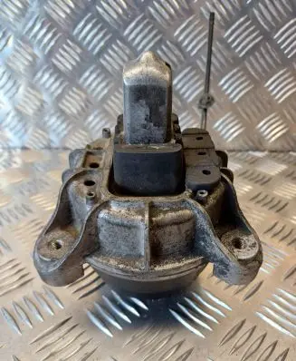 BMW 5 F10 F11 Engine mount bracket 6780263 230511