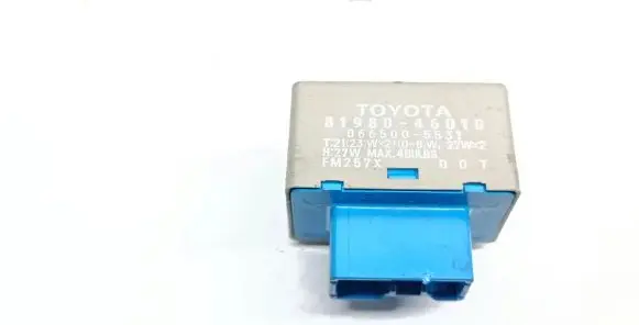 Toyota Prius (XW30) Hazard warning light relay 8198046010 0665005531