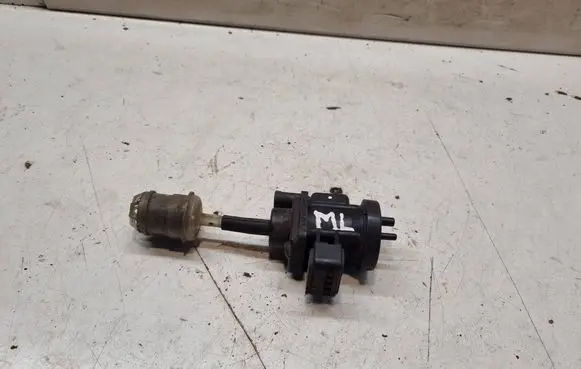 Mercedes-Benz ML W163 Turbo solenoid valve A0005450427