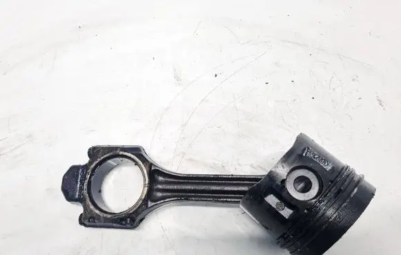 Volkswagen Polo III 6N 6N2 6NF Piston with connecting rod 028J