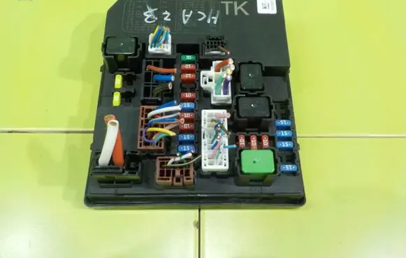 Nissan Juke I F15 Fuse box set 284B71TX2B ZP47