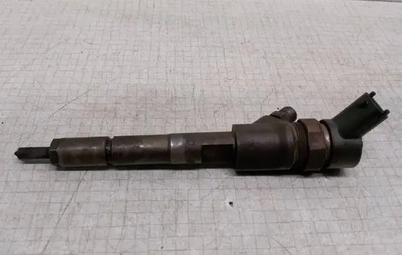 Toyota Yaris Fuel injector 2367033010 0445110085
