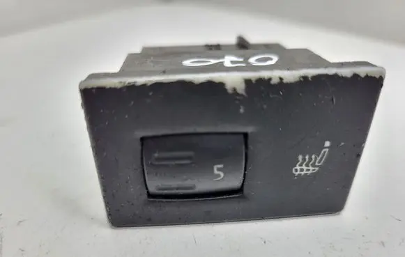 Volkswagen Touareg I Seat heating switch 7L6963569B 7L6963563A