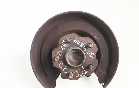Rear wheel hub spindle/knuckle
