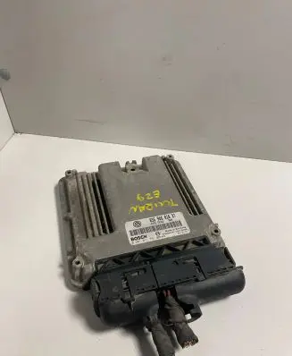 Volkswagen Touran I Engine control unit/module 03G906016BT 1039S04447 0281011761