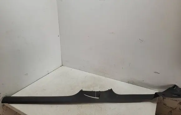 Volkswagen PASSAT B6 Rear sill trim cover 3C0853370