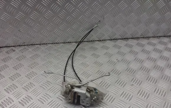 Suzuki Alto Front door lock