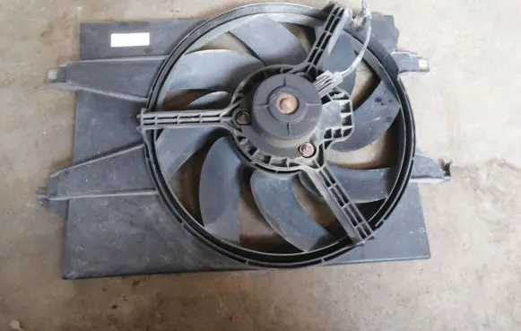 Ford Fiesta Electric radiator cooling fan 8240365
