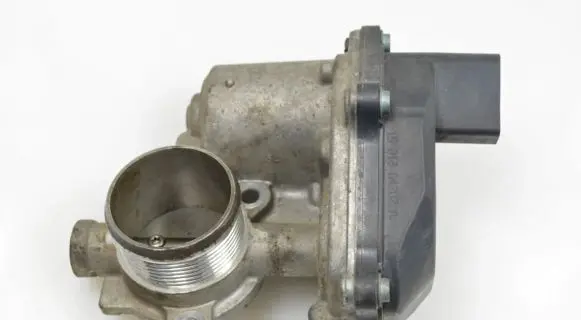 Volkswagen Golf VII EGR valve 04L131501