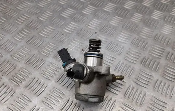 Audi A6 S6 C7 4G Fuel injection high pressure pump 079127025AE 06H906051G