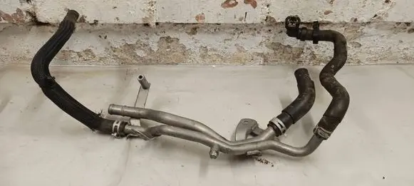 Mercedes-Benz X-class W470 Engine coolant pipe/hose 
