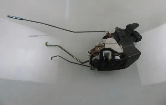 Opel Agila A Front door lock