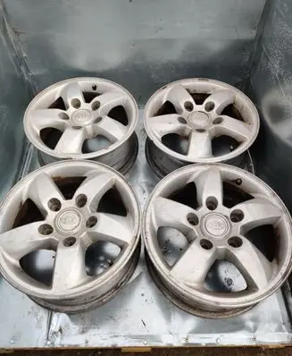 KIA Sorento R12 alloy rim 