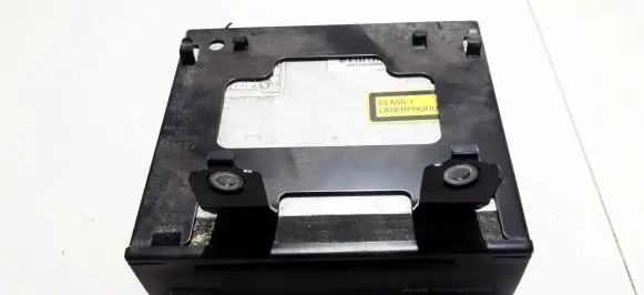 Audi A4 S4 B7 8E 8H Navigation unit CD/DVD player 8618842290 8e0035456b