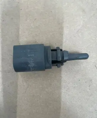 Volkswagen Golf VII Outside/exterior temperature sensor 8Z0820535A