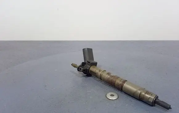 BMW 6 F12 F13 Fuel injector 7823461