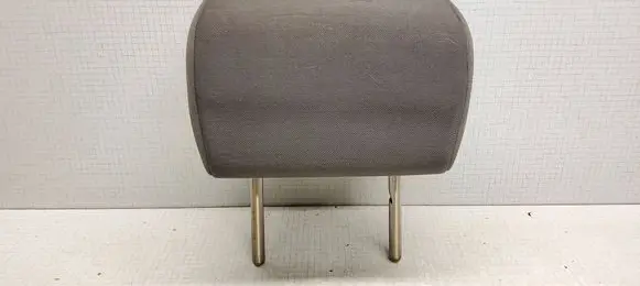 Volkswagen Golf V Rear seat headrest 