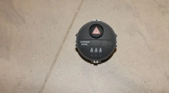 Toyota Yaris Hazard light switch 839500D100 18618
