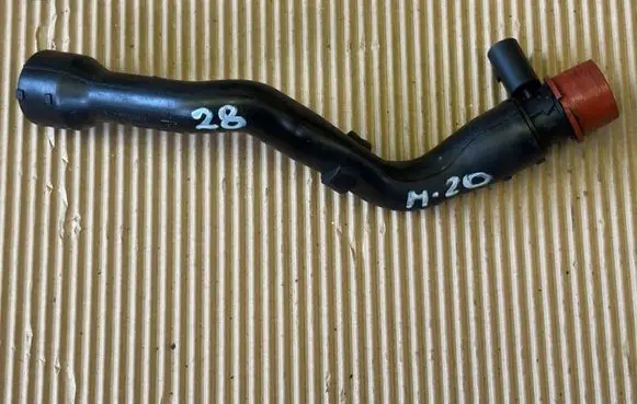 Mercedes-Benz E W212 Breather hose/pipe A6420160881