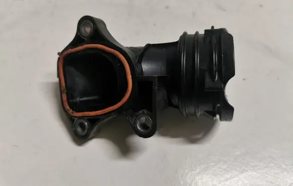 Mercedes-Benz E W212 Engine coolant pipe/hose A2762000156