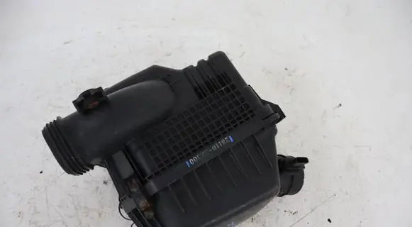 Hyundai i40 Air filter box 281103Z300
