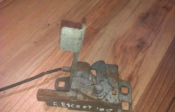 Ford Escort Tailgate/trunk/boot lock/catch/latch
