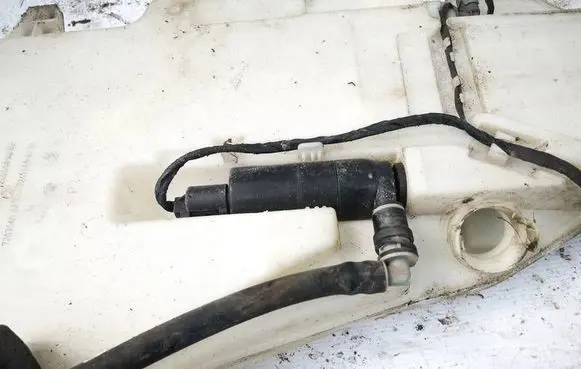 BMW 5 F10 F11 Headlight washer pump 6712721779202