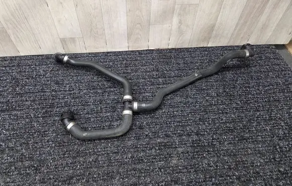 BMW 5 G30 G31 Engine coolant pipe/hose 8602602