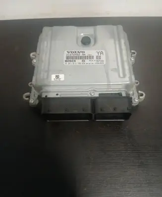 Volvo V70 Engine control unit/module 31272462 1039S18372 0281012765