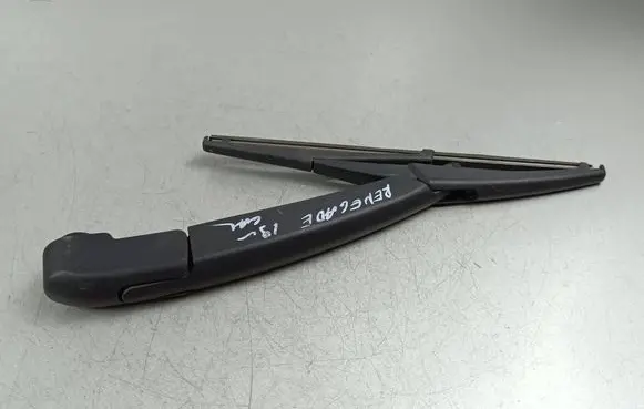 Jeep Renegade Rear wiper blade arm
