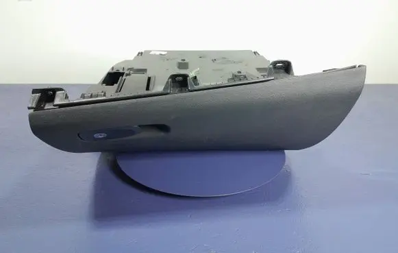 Glove box