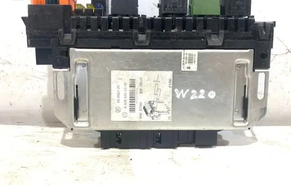 Mercedes-Benz S W220 SAM control unit A0265455332 05045122 04512227990399