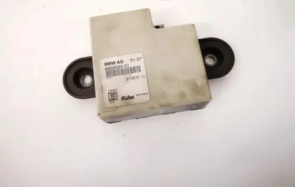 BMW 3 E90 E91 Antenna control unit 693502401 6935024-01