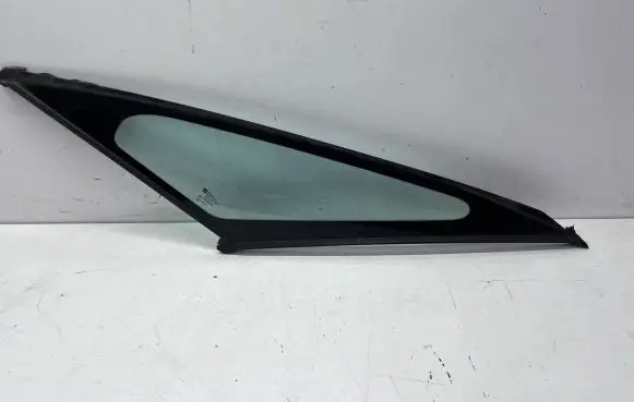 Opel Zafira C Front triangle window/glass 