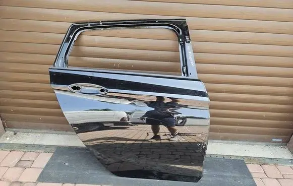 Opel Astra K Rear door