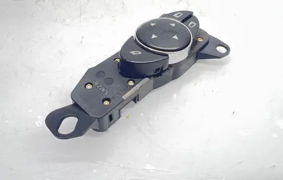 Mercedes-Benz E W211 Wing mirror switch 2118213051
