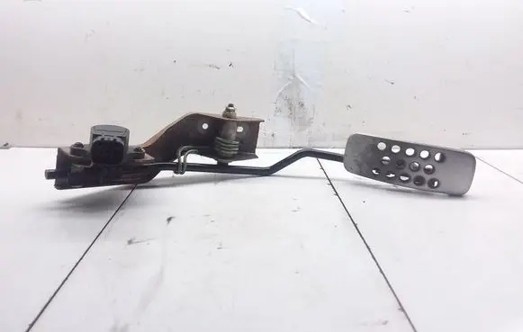 Nissan X-Trail T30 Accelerator throttle pedal 18919AM810 5B09