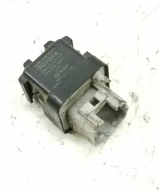 Toyota Yaris Glow plug pre-heat relay 2861067010 1567000671