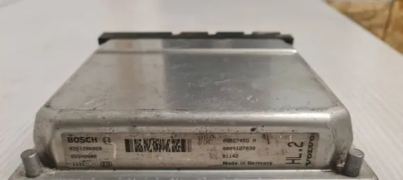 Volvo V70 Engine control unit/module 0261206828 26SA0000 08627455
