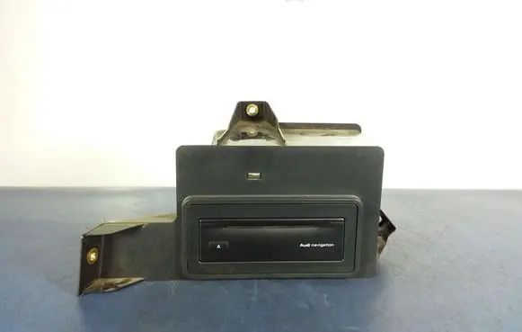 Audi A4 S4 B7 8E 8H Radio/CD/DVD/GPS head unit 8E9035201