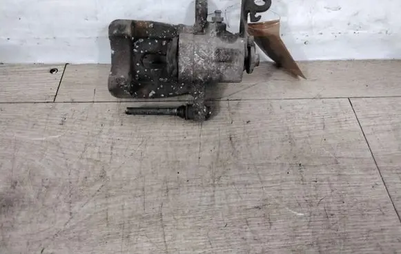 Renault Megane I Rear brake caliper